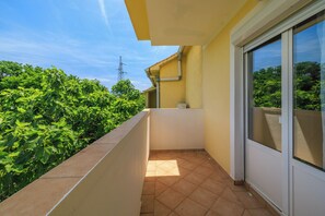 Apartment (A3) | Balcony - Apartments Milorad M (Lopar)