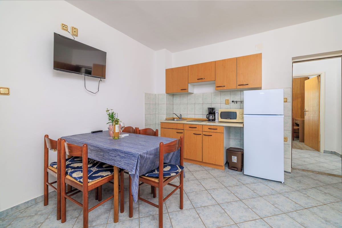 Căn hộ (A3) | Bếp riêng | Tủ lạnh, lò vi sóng, bếp nấu, dụng cụ pha espresso