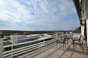 Balcony - Apartments Emil (Umag)