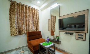 Deluxe Double Room, City View | Free WiFi - The Sangam Hotel Mahabaleshwar (Mahabaleshwar)