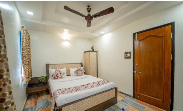 Chambre Double Deluxe, vue ville | Wi-Fi gratuit