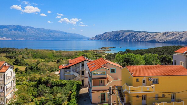 Unclassified image, 1 of 100, button - Apartments Ruzica F (Lopar)