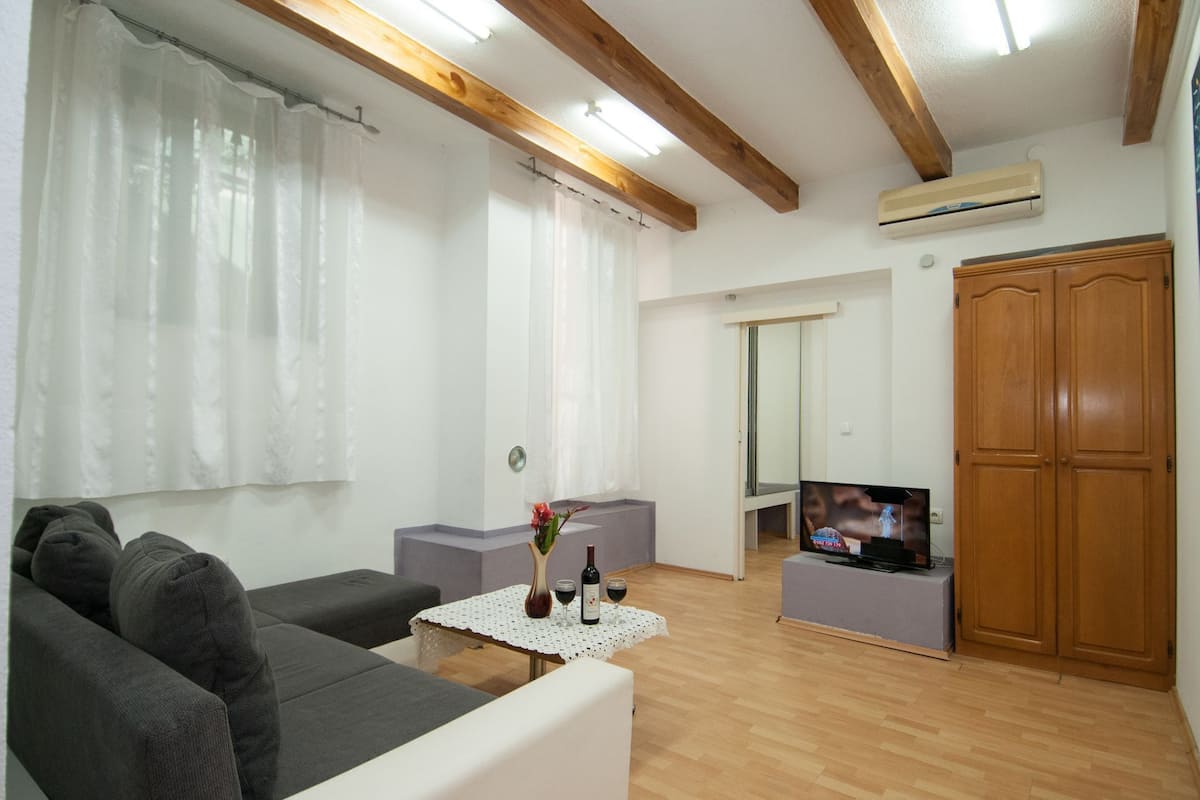 Căn hộ (A1) | Phòng khách