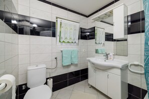Apartment (A1) | Bathroom - Apartments Mirjana T (Rab)