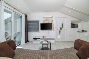 Apartment (A1) | Living room - Apartments Mirjana T (Rab)