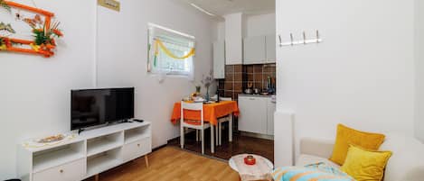 Studio (A2) | Private kitchen