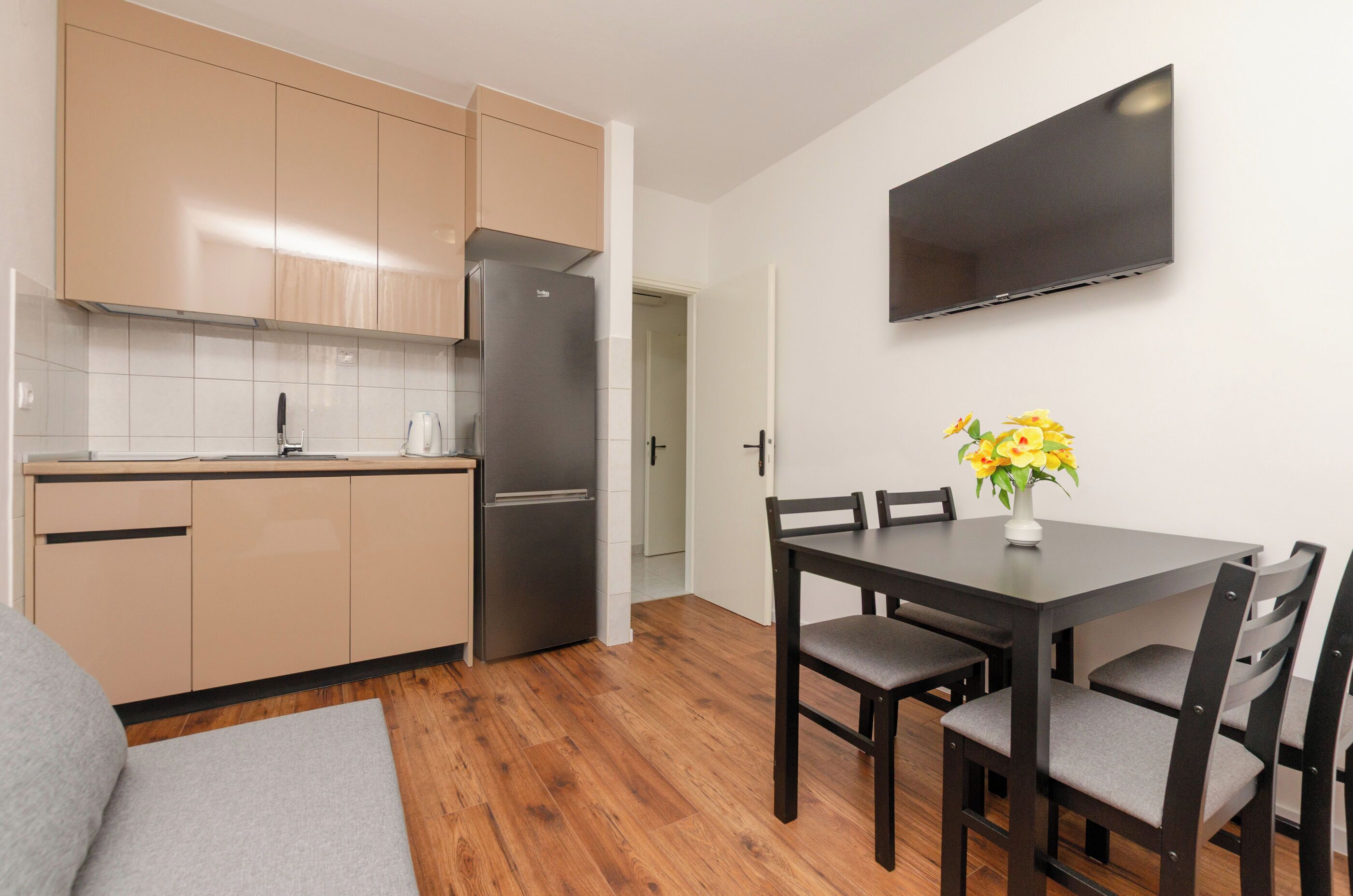 Apartment (A2) | Dining