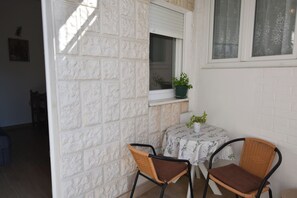Apartment (A1) | Terrace/patio - Apartment Miledina (Primosten)