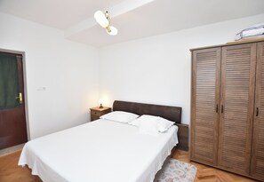 Apartment (A1) | Free WiFi - Apartment Miledina (Primosten)
