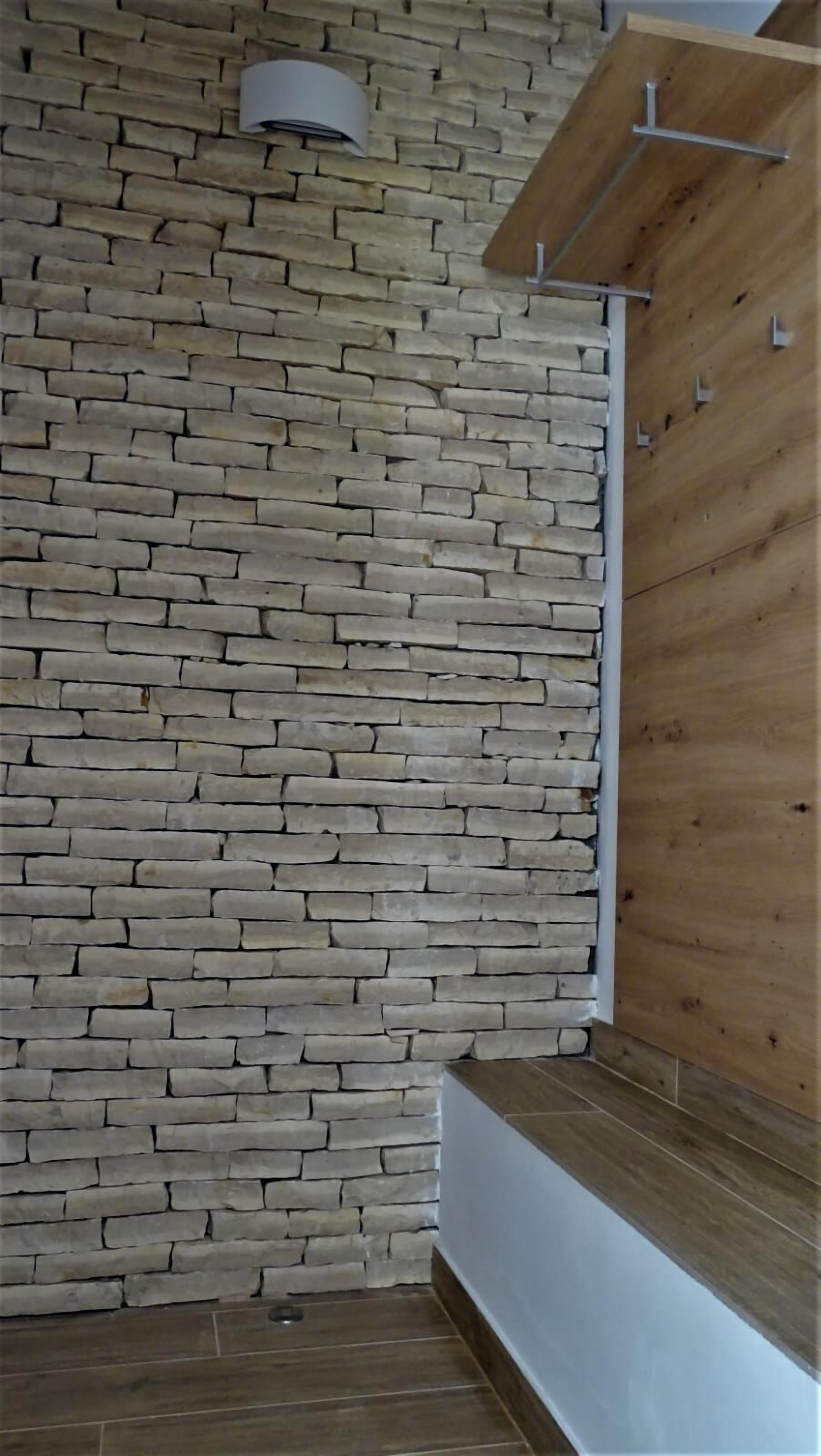 Studio (A1) | Hallway