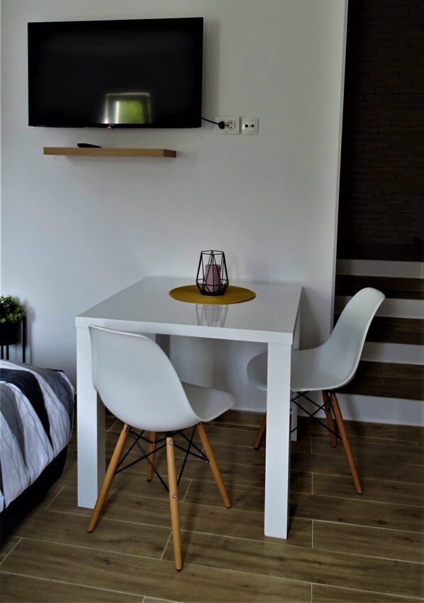 Estudio (A1) | Restaurantes