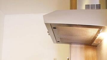 Studio (A1) | Private kitchen | Fridge, oven, stovetop, electric kettle
