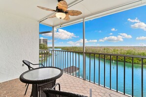 Terrace/patio - Bayfront to Beachside 2 Bedroom Escape (Bonita Springs)