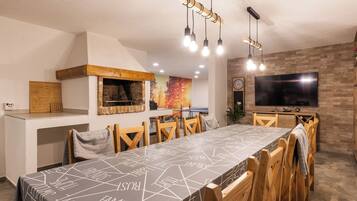 House | Dining