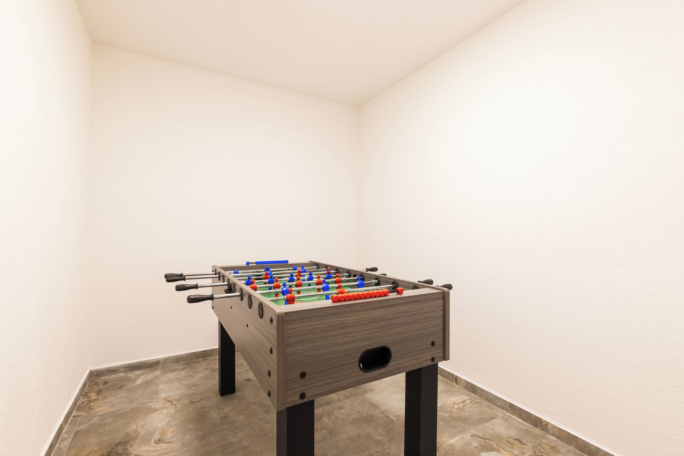 House | Game room
