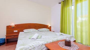 Room (S6) | Free WiFi