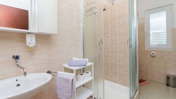 Room (S2) | Bathroom