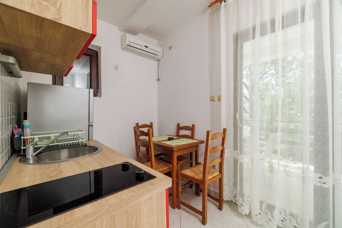 Apartment (A1) | Private kitchen | Fridge, microwave, stovetop, espresso maker