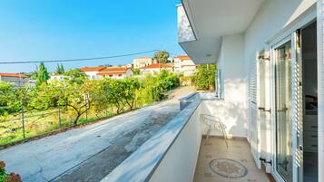 Apartment (A1) | Balkon