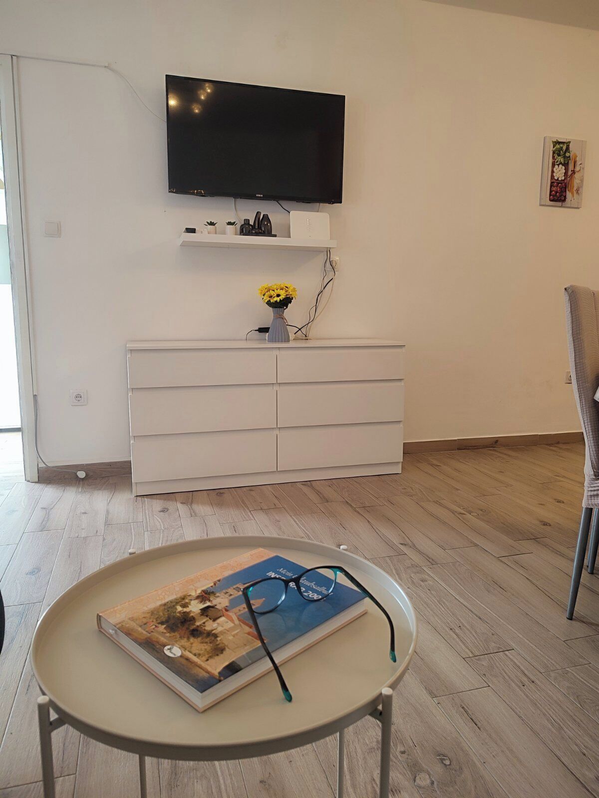 Apartment (A1) | Television