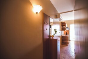 Apartment (A2) | Interior - Apartments Anamarija S (Lopar)