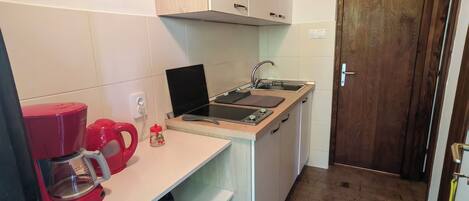 開放式客房 (A1) | 私人廚房 | 雪櫃、爐具、特濃咖啡機、電熱水壺