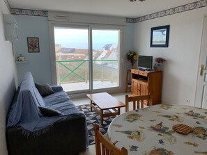TV - Apartment in Fort-Mahon-Plage: near the beach, cozy (Fort-Mahon-Plage)