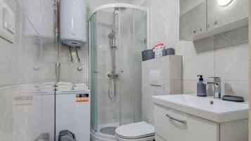 Apartment (A1) | Bathroom | Shower