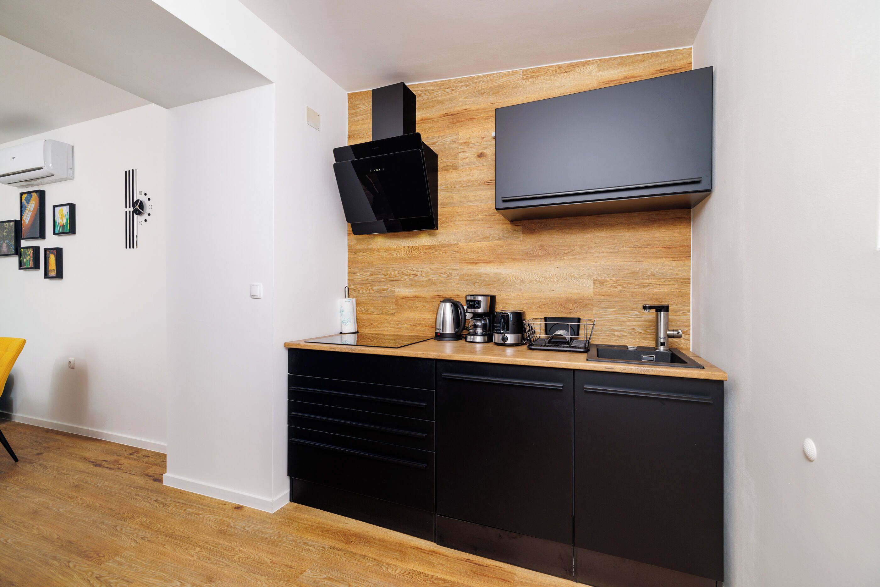 House | Private kitchen | Fridge, oven, stovetop, dishwasher