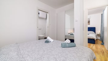 House | Iron/ironing board, free WiFi