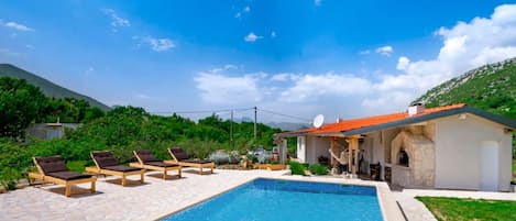 Piscine extérieure, piscine chauffée