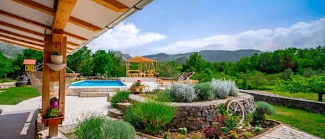 Outdoor pool, a heated pool