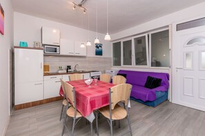 Apartment (A2) | Ruang tamu