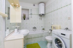 Apartment (A1) | Bathroom - Apartments KK (Omis)
