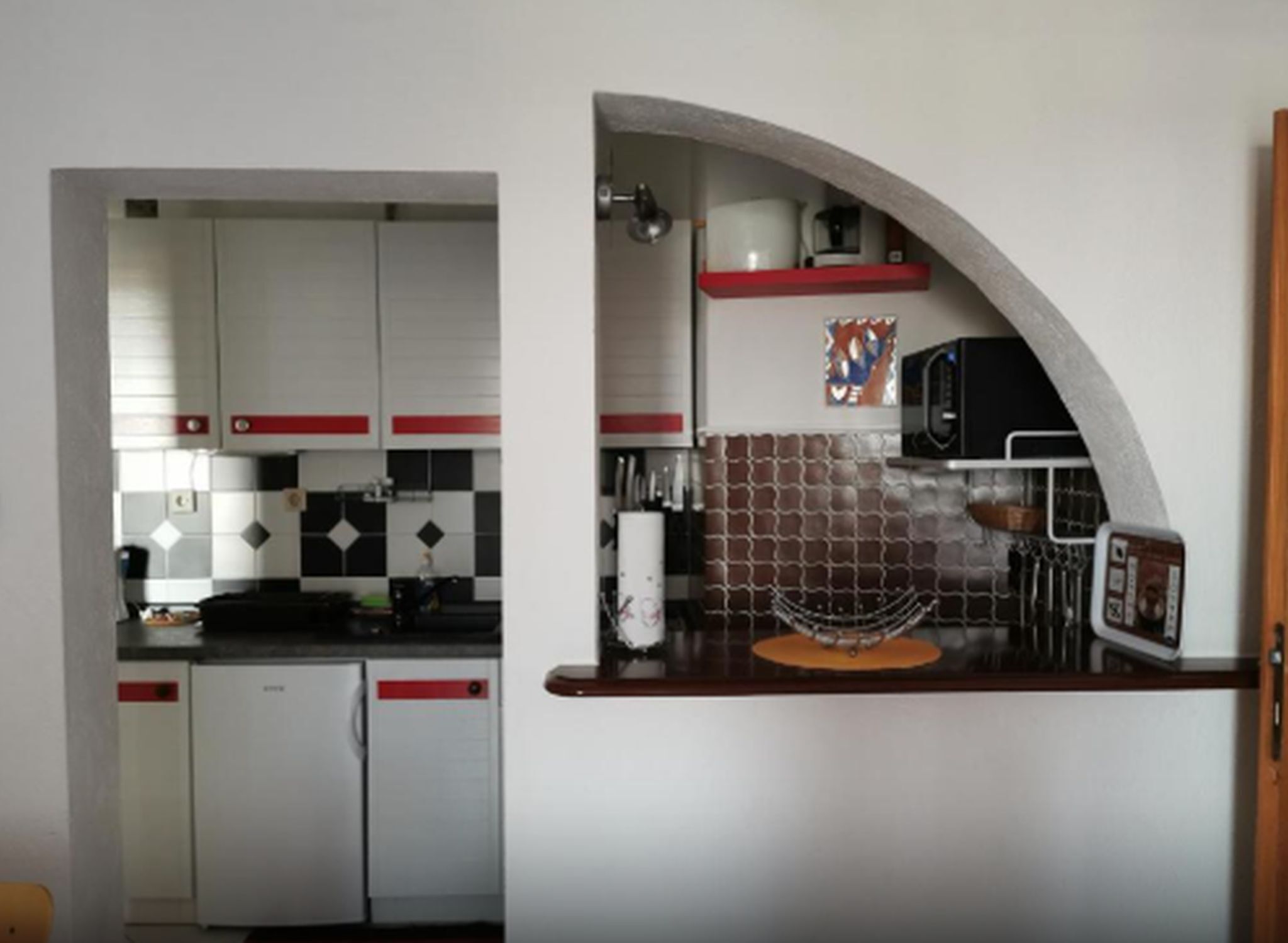 Studio (A4) | Privékeuken | Een koelkast, een microgolfoven, een kookplaat