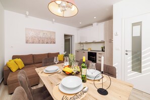 Apartment (A2) | Private kitchen | Fridge, oven, stovetop, dishwasher - Apartments Margita 2 (Vinodol)