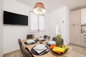 Apartment (A1) | Private kitchen | Fridge, oven, stovetop, dishwasher - Apartments Margita 2 (Vinodol)