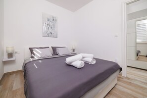 Apartment (A2) | Iron/ironing board, free WiFi - Apartments Margita 2 (Vinodol)