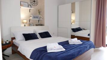 Room (S4) | Free WiFi