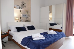 Room (S4) | Free WiFi