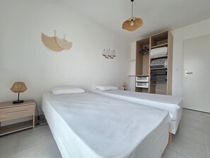 2 bedrooms - Charming 2BR with terrace in Pornic, near beach (Pornic)