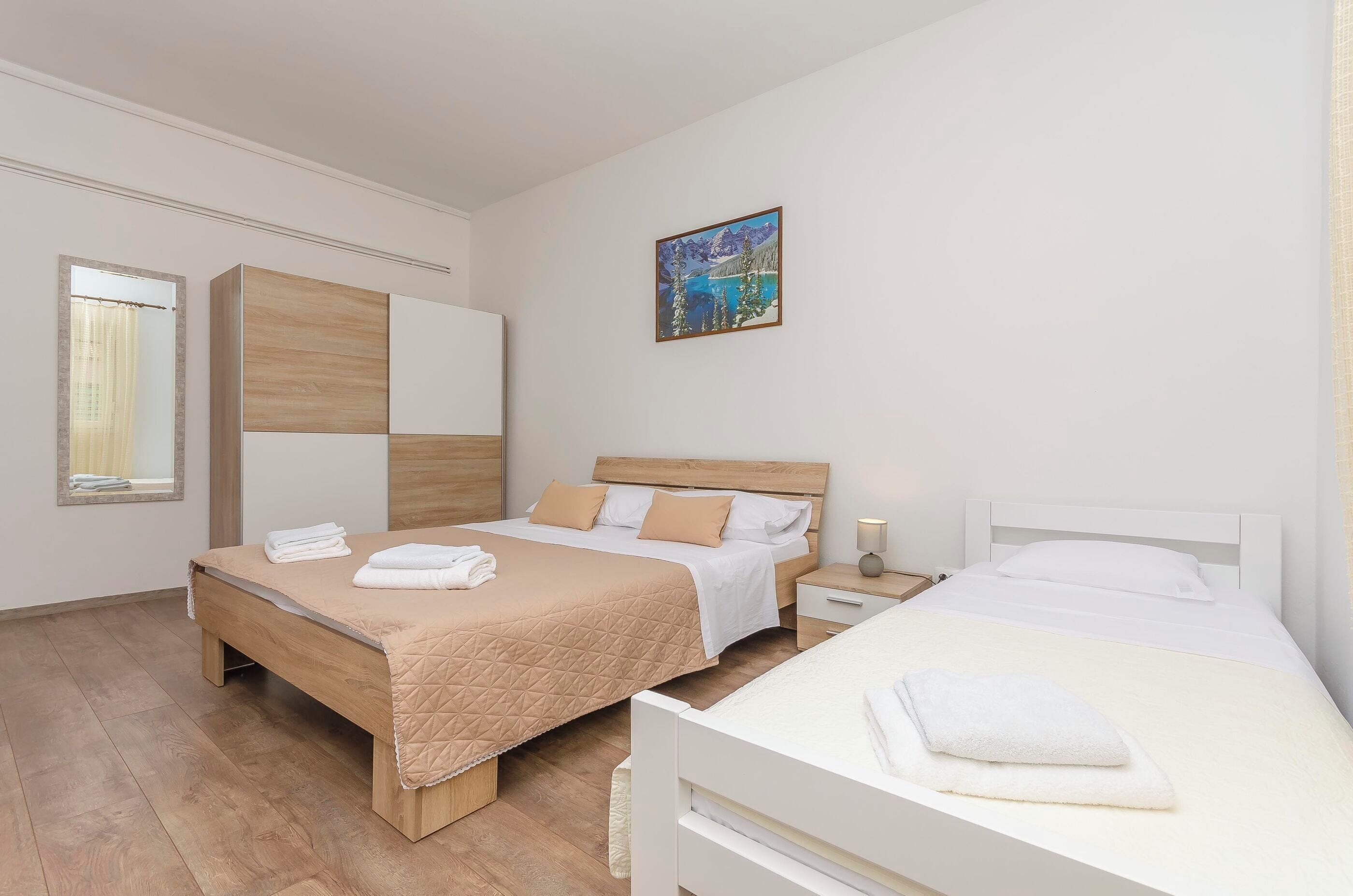 House | Iron/ironing board, free WiFi