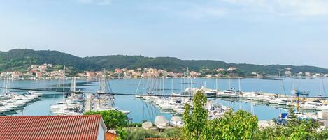 อพาร์ทเมนท์ (A3) | วิวริมน้ำ