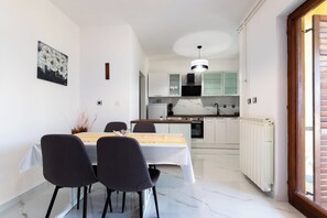 Apartment (A1) | Private kitchen | Fridge, stovetop, espresso maker, electric kettle - Apartments Sabina (Rab)