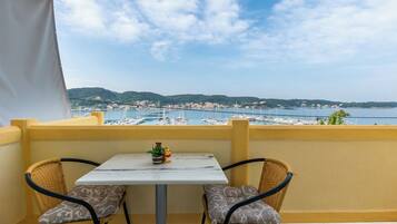 Apartment (A3) | Balkon