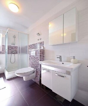 Apartment (A2) | Bilik Mandi | Pancuran mandi 