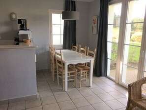 Dining - Family home in the heart of Domaine Belle Dune (Fort-Mahon-Plage)