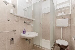 Apartment (A1) | Bathroom - Apartments Verdun (Jelsa)