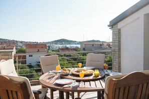 Apartment (A1) | Terrace/patio - Apartment Villa Zlatna (Tisno)