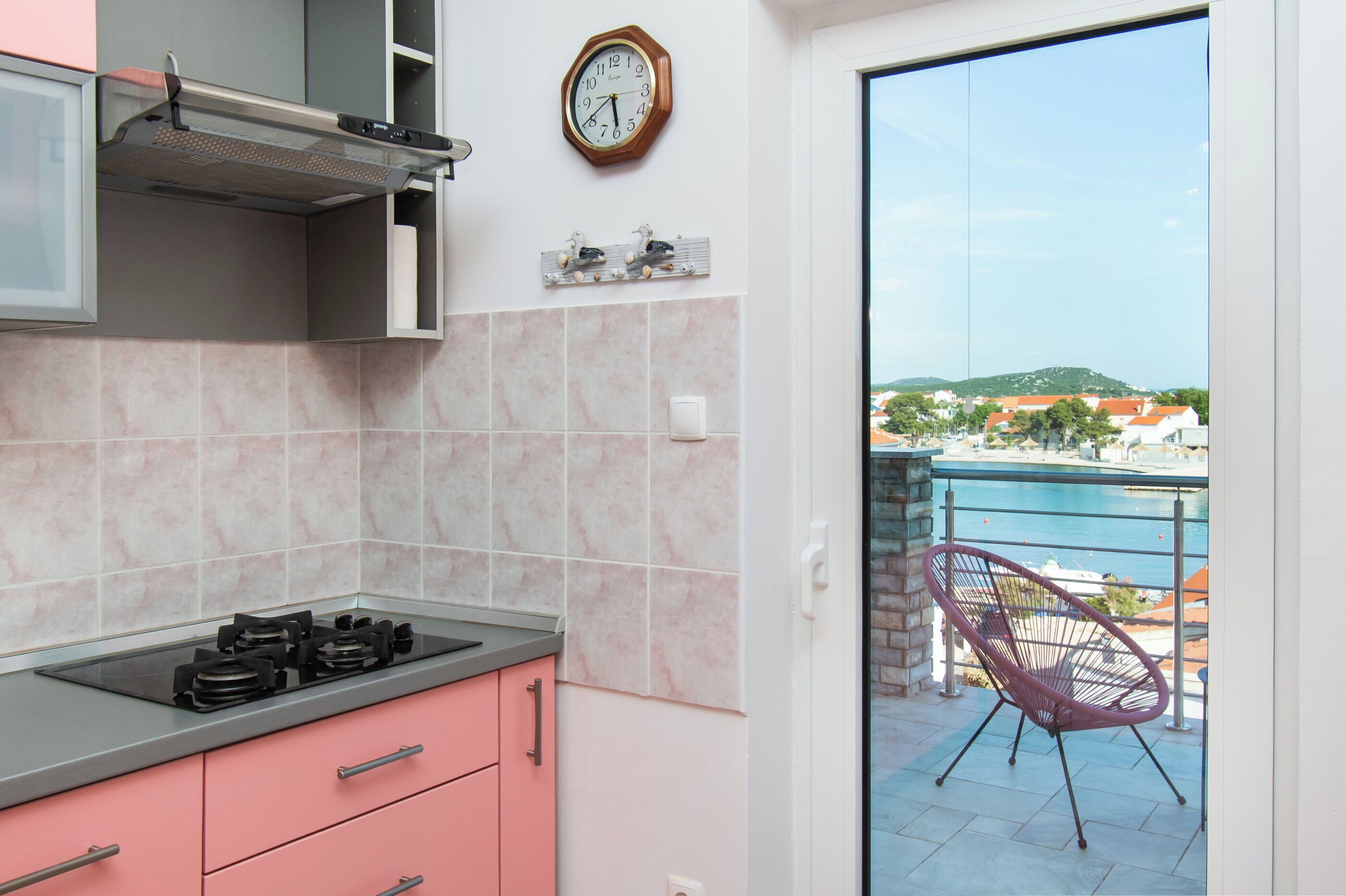 Apartment (A1) | Private kitchen | Fridge, microwave, oven, stovetop